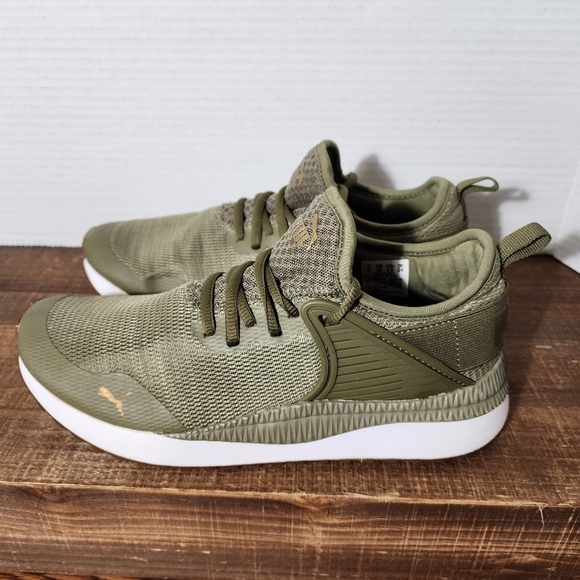 Olive Green PUMA Size 7.5 - Picture 3 of 11